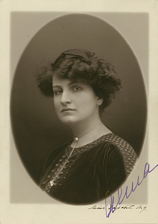 Alma Mahler, 1909, Foto: Aimé Dupont, Bauhaus-Archiv Berlin